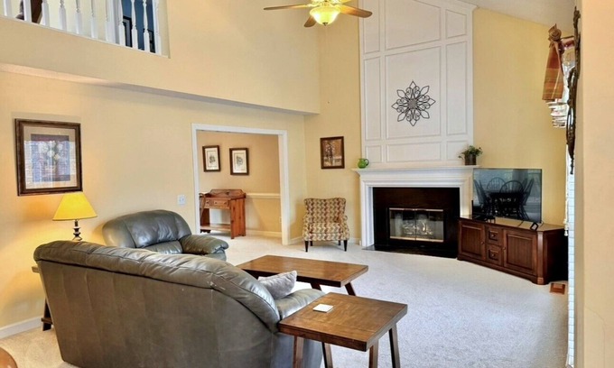 Greensboro Casa | Warm and Inviting Home in NW Greensboro