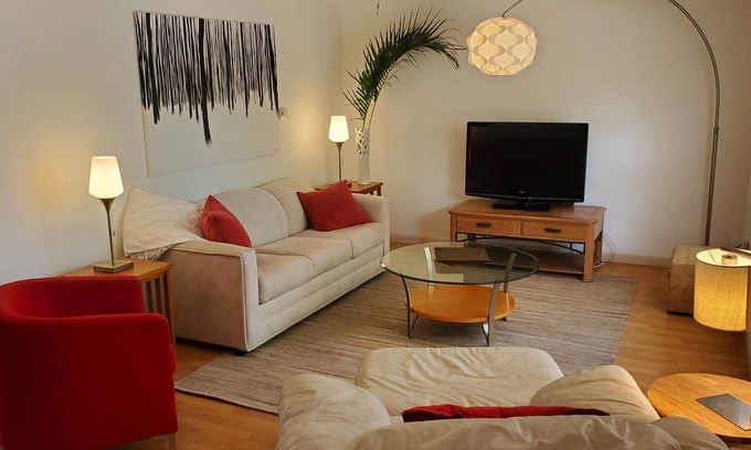 Bayou Oaks Casa | Warm and Inviting pet-friendly 2BR/2BA in Idyllic Bay Front Neighborhood