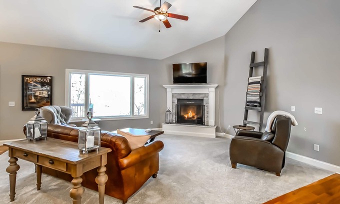 Rochester Casa | Warm and Luxurious 4 bedroom Executive Estate