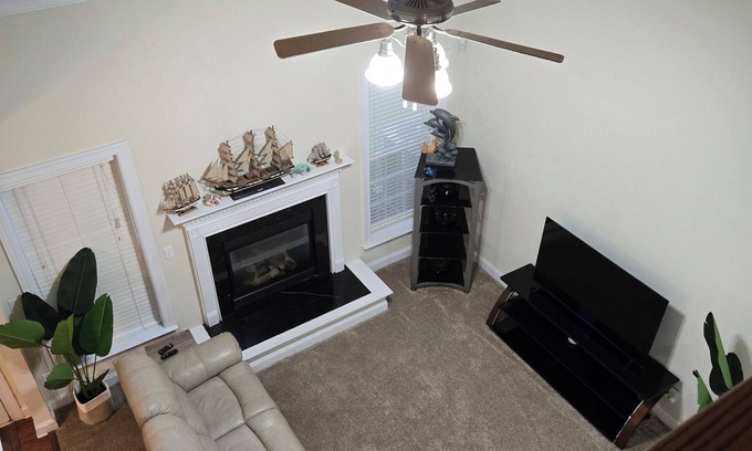 Prosperity Church Road Casa | Warm and Private 5-bedroom house with AC in Charlotte
