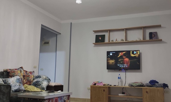 Dahab Apartamento | Warm apartment, Spacious living room with cozy dining area,3 beautiful bedrooms.