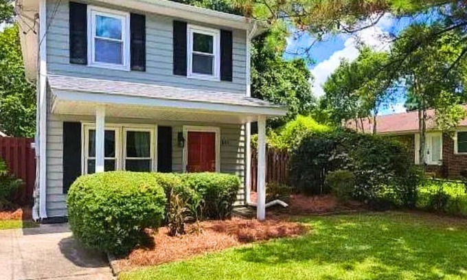 West Ashley Casa | Warm, Bright & Cozy 4BR House w/Musician's Charm