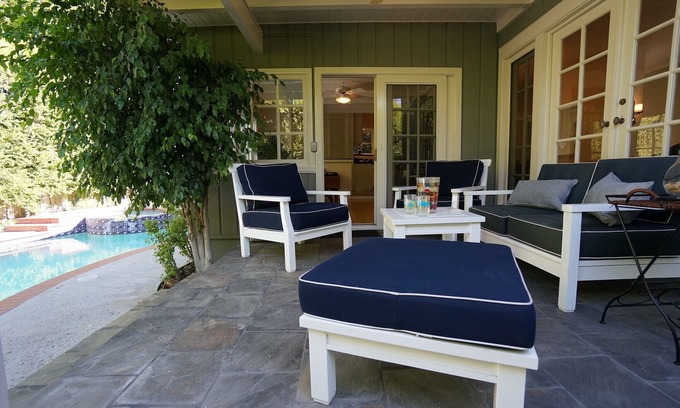 Studio City Casa | Warm California Retreat Ideally Situated for your Staycation or Remote Working!