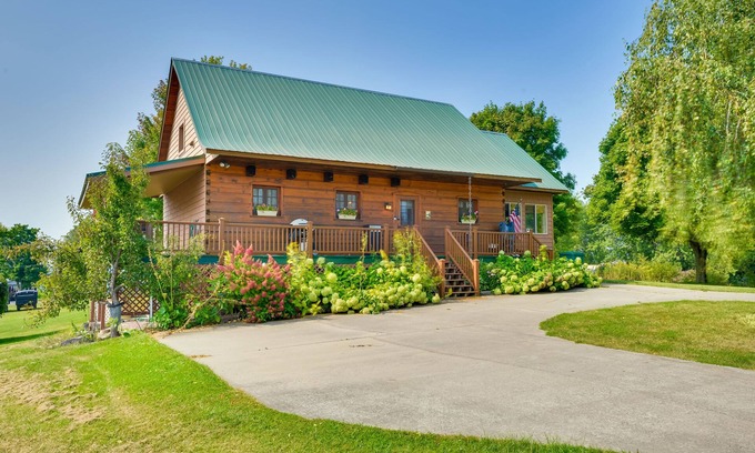 Fishers Landing Cabina | Warm & Cozy Clayton Cabin Near St Lawrence River!