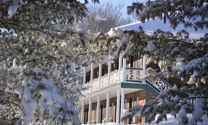 Bellaire Hotel | Warm Weather Stays Are Booking Now at The Legend Inn at Shanty Creek!
