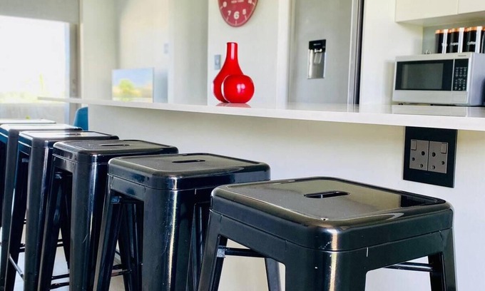 Hillhead Apartamento | Warmth & comfortability, all in the heart of an apartment at Pebble Beach.