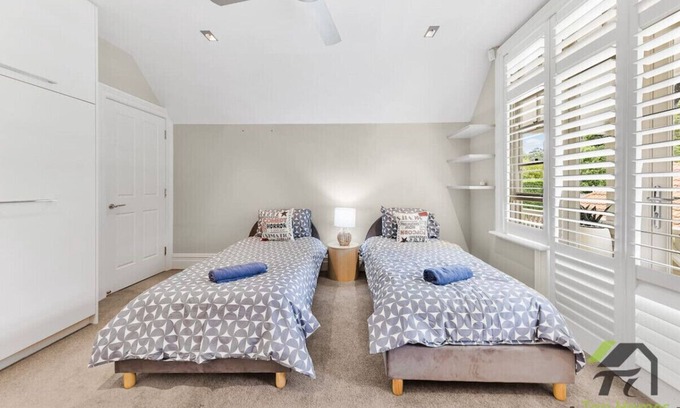 Warrawee Casa | Warrawee 别墅&6房5卫泳池&厨房设备齐全