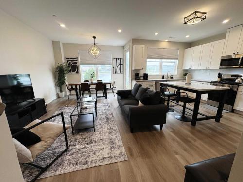 Warrenville Apartamento | Warrenville Retreat 4BR 3 Bath Townhouse - WV2