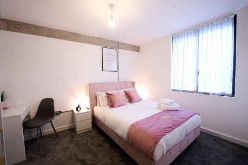 Warrington Apartamento | Warrington Retreat - Pluxa Pink Pearl