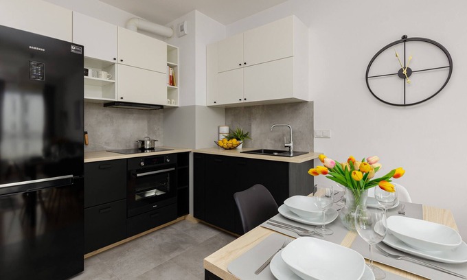 Targowek Apartamento | Warsaw Glebocka Apartment by Renters