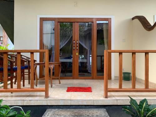 Amed Casa | Warung Win Beach & Homestay
