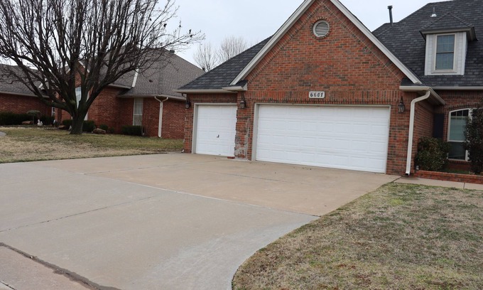 Oklahoma City Casa | Warwick Place