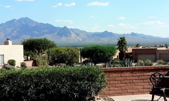 Desert Hills IV Casa | Watch the sun rise over the Santa Rita Mountains - Green Valley Hideaway
