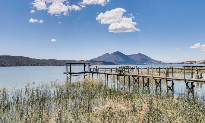 Clearlake Casa | Watefront Getaway w/Mtn Views & Dock in Clearlake