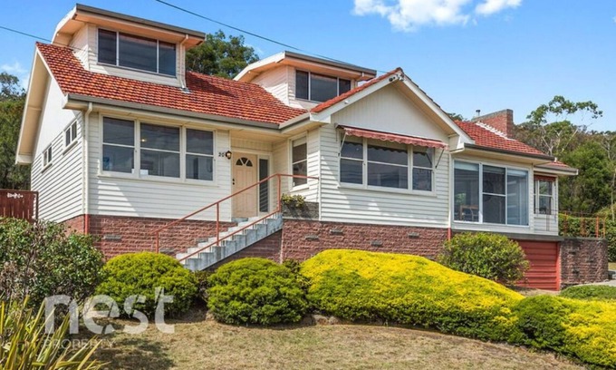 Rosny Casa | Water and bridge view, 10 mins drive from Hobart