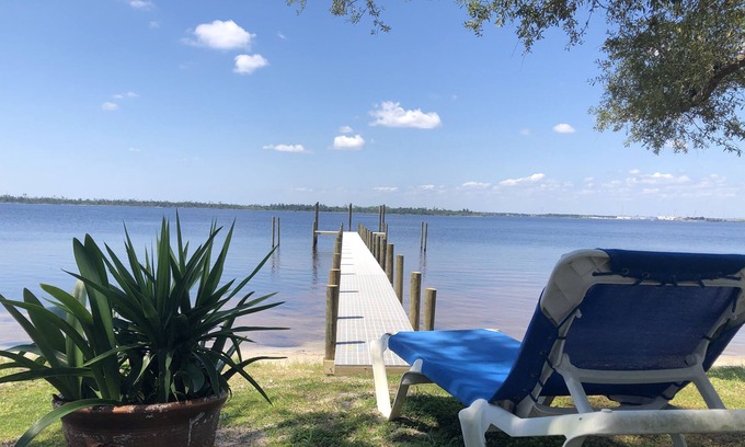 Parker Cabaña | Water front cottage on East St Andrews Bay private boat dock with slips