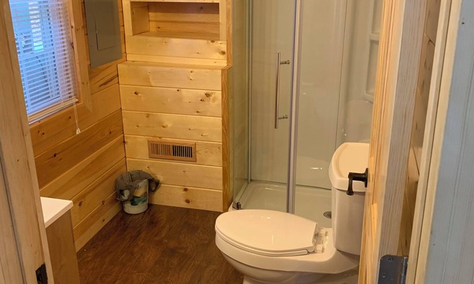 Draper Apartamento | Water front Cozy studio with WiFi and AC in charming Draper