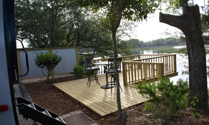 Girvin Casa | Water Front * Deep Water Dock * Fishing * Spectacular Views * RV Experience