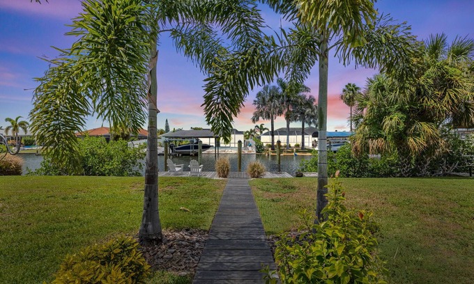 Apollo Beach Casa | Water Front Home Island Paradise, come explore true tranquility.