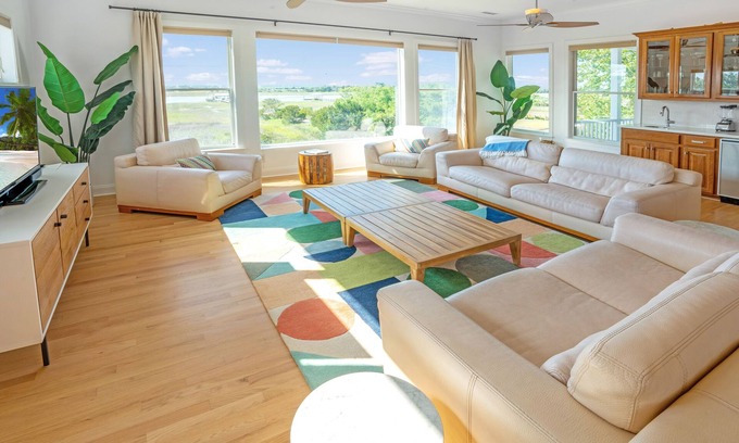 Isle of Palms Casa | Impresionantes vistas del canal, * piscina, ascensor + 4 cubiertas. South IOP- ¡A pie de playa!