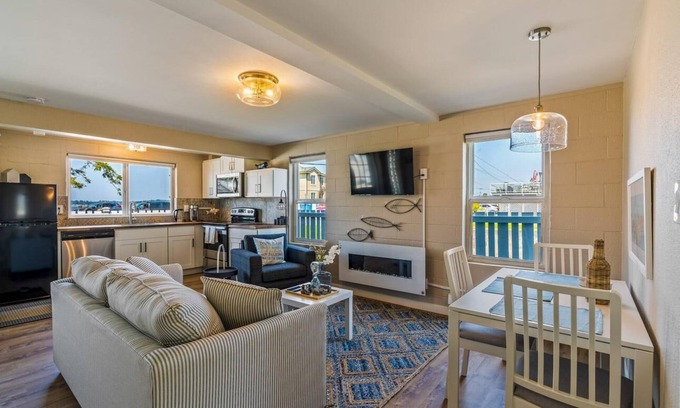 Birch Bay Condominio | Water view, beach access, WIFI. PCB
