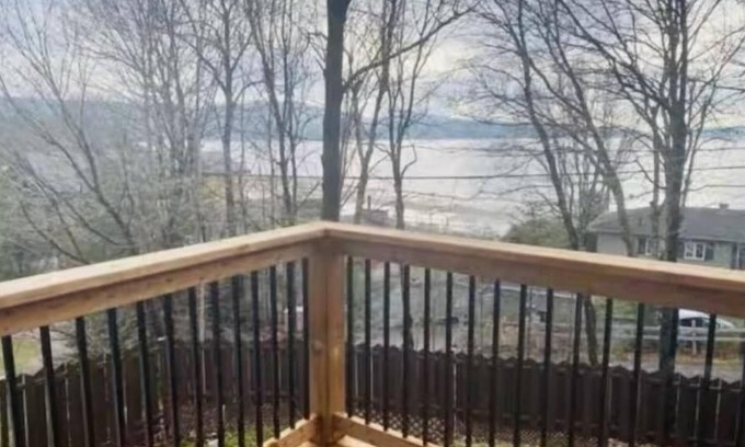 Lac-Saint-Joseph Casa | Water view charming lake house! The perfect cozy gateway in nature!