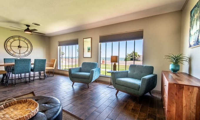 Bay Area Casa | Water View, Ocean Drive Retreat Awaits