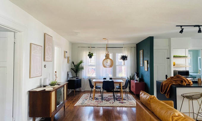 Des Moines Casa | Waterbury Bungalow