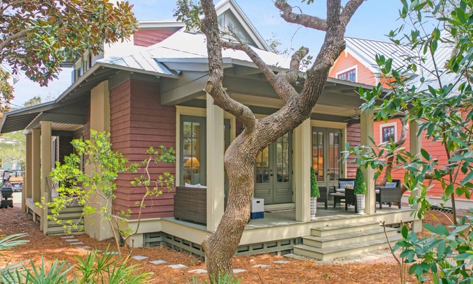 Watercolor Casa | WaterColor "Wine Down" | Sleeps 6 | 6 Seater Golf Cart |Walk to Beach | Bikes