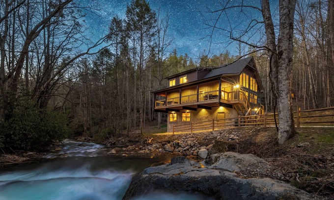 Rocky Grove Casa | Waterfall + Swimming Hole | Fire Pit & Hot Tub