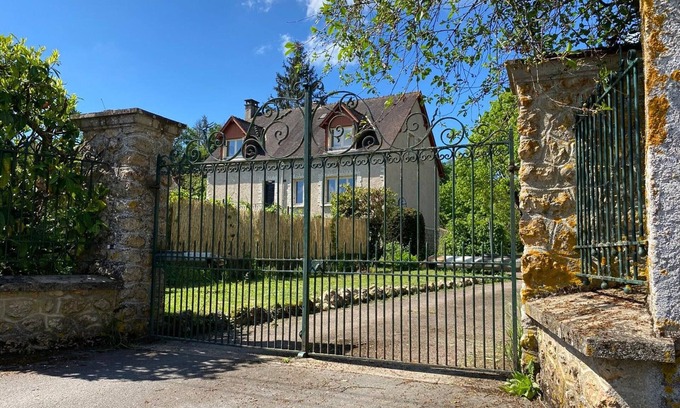 La Chartre-sur-le-Loir Cabaña | Casa Lumniosa entre Le Mans y Tours, con Parking Cerrado