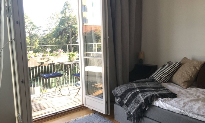Kungsholmen Apartamento | Frente al mar con un hermoso balcón soleado de 1 dormitorio y cocina grande