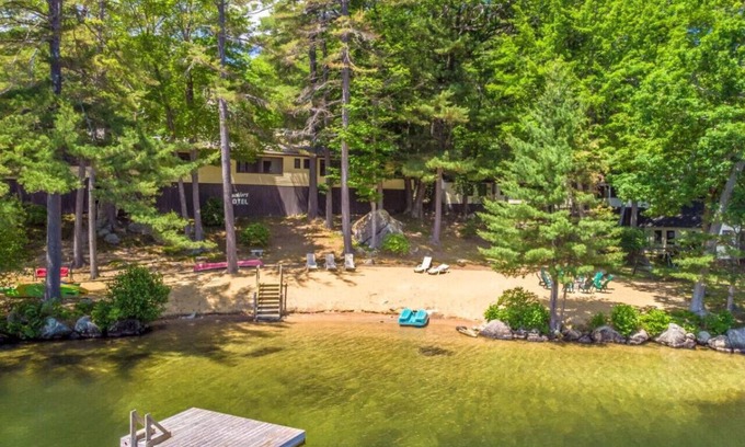 Holderness Casa | Waterfront 2 bedroom on Squam (Suite 12)