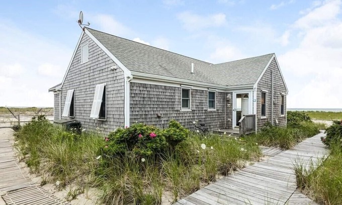 North Truro Cabaña | Waterfront 2BD Cottage: RIGHT ON THE BEACH, Water View, Direct Beach/Water Access, Lovely Deck & A/C