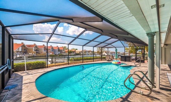 Bal Harbour Casa | Waterfront 3B/2BA private pool & private dock, free kayaks,