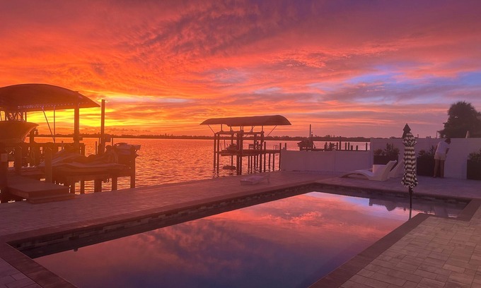Bay Colony Casa | Waterfront 3BR/2BA Pool Home on Terra Ceia Bay with Dock & Stunning Sunsets