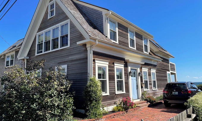 Commercial Street Casa | Frente al agua! 5 hab casa situada en el tranquilo East End de Provincetown.