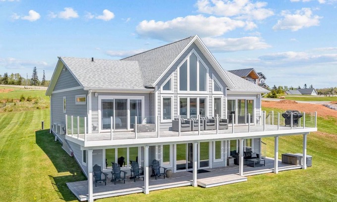 French River Casa | Waterfront, 5 Bedrooms, Kayaks and AC