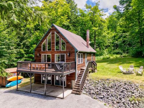 Gray Casa | Waterfront Access with Kayaks Private Deck and a Firepit