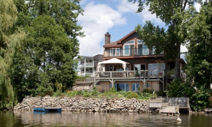 Pincourt Condominio | Waterfront Apart 15 min Montreal Airport 300742