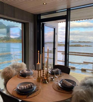 Henningsvaer Apartamento | Waterfront apartment with panoramic sea view