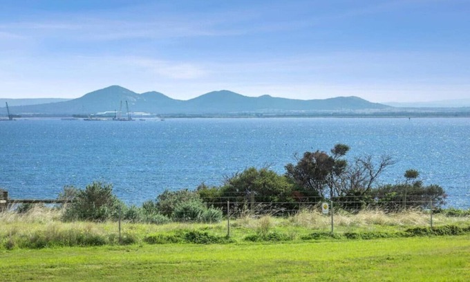 Clifton Springs Casa | WATERFRONT - BAY VIEWS - Edgewater Springs