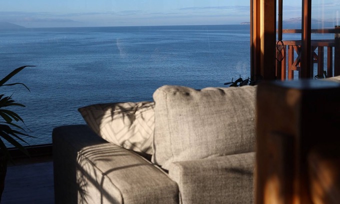 Dodges Ferry Casa | Waterfront beach house overlooking one of Tassie's favourite surf breaks