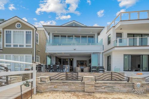 Balboa Peninsula Casa | Waterfront Beach House on Newport Bay with Hot Tub