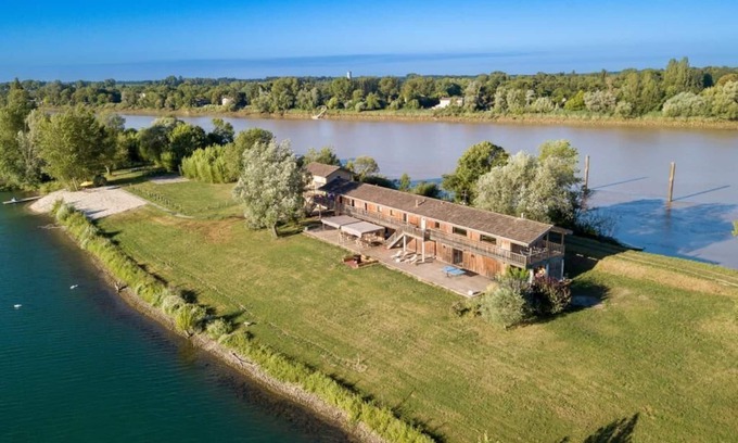 Baurech Casa | Waterfront ★ Big house ★ Baurechinsolite