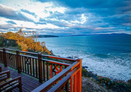 Dodges Ferry Casa | Waterfront - Bluff Beach House, Park Beach