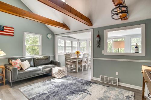 Mashpee Casa | Waterfront Cape Cod Cottage on Peters Pond
