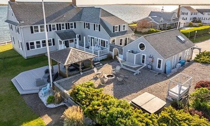 West Yarmouth Casa | Waterfront Cape Cod Escape - 9 Bedrooms + Guest House