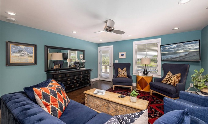 Cape May Cabaña | Waterfront Cape May canal property 5min to beach landscaped grounds