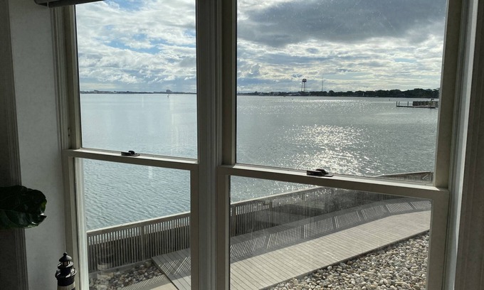 Cape May Condominio | WATERFRONT CAPE MAY CONDO WITH BEAUTIFUL HARBOR VIEW